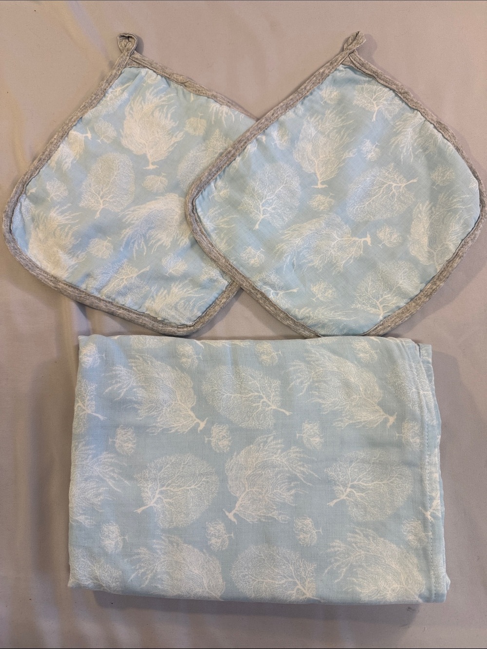 Nest designs - rayon/bamboo Light Blue Tree-Print Kids Blanket w/ wash clothes